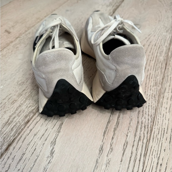 New Balance 327 Sneakers Size 9.5 GUC - Picture 4 of 10